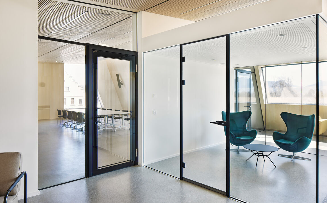 Transparent und diskret zugleich: Schallschutz-Glas-Trennwand GM MARTITION® PLUS