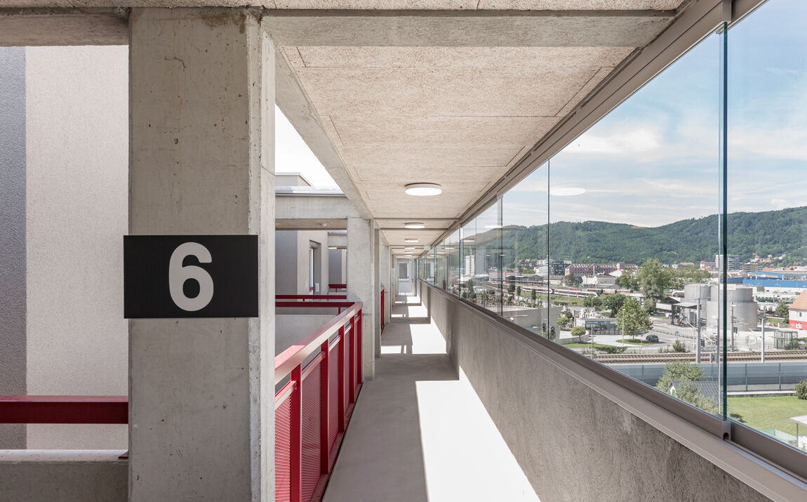 schiebesysteme-GM Toproll 10/14-GM Schiebesysteme-balkonverglasung-hochhaus-Eggenberger Guertel-graz-Andreas Hafenscher