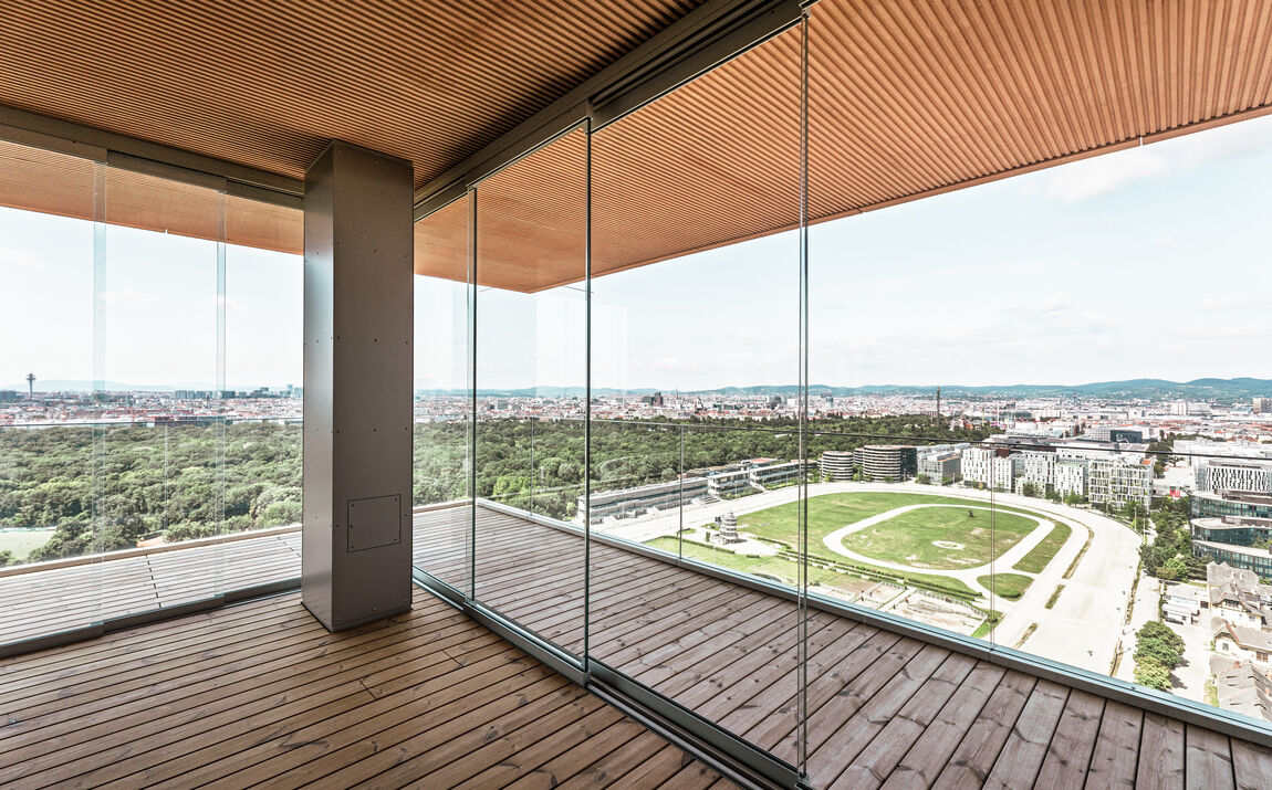schiebesystem-GM Toproll 15/24-GM Schiebesysteme-Windlast-Hochhaus-Gruenblick-Wien-Bildszene