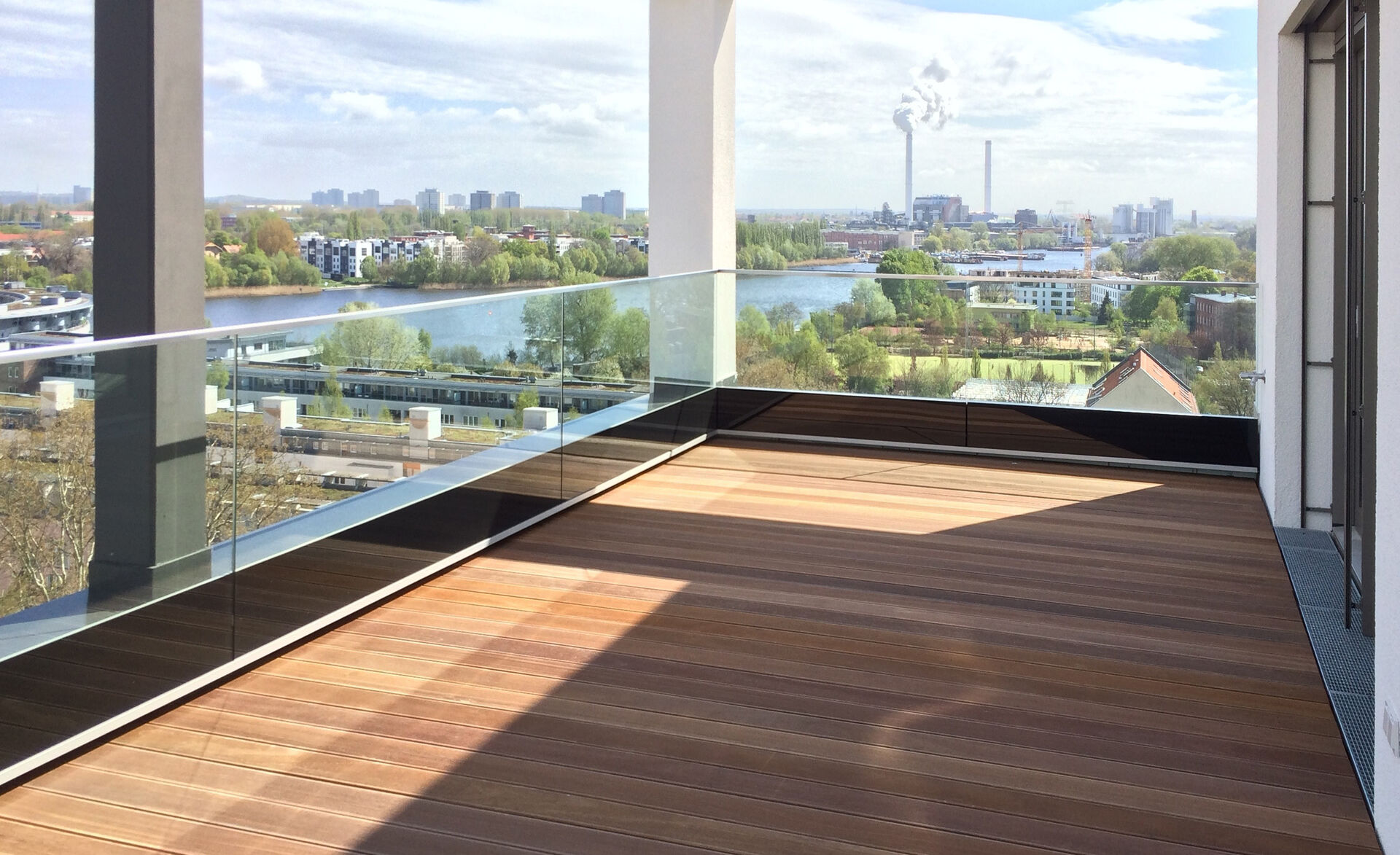 glasgelaender-GM Railing Front-gm railing-glas terasse-absturzsicherung