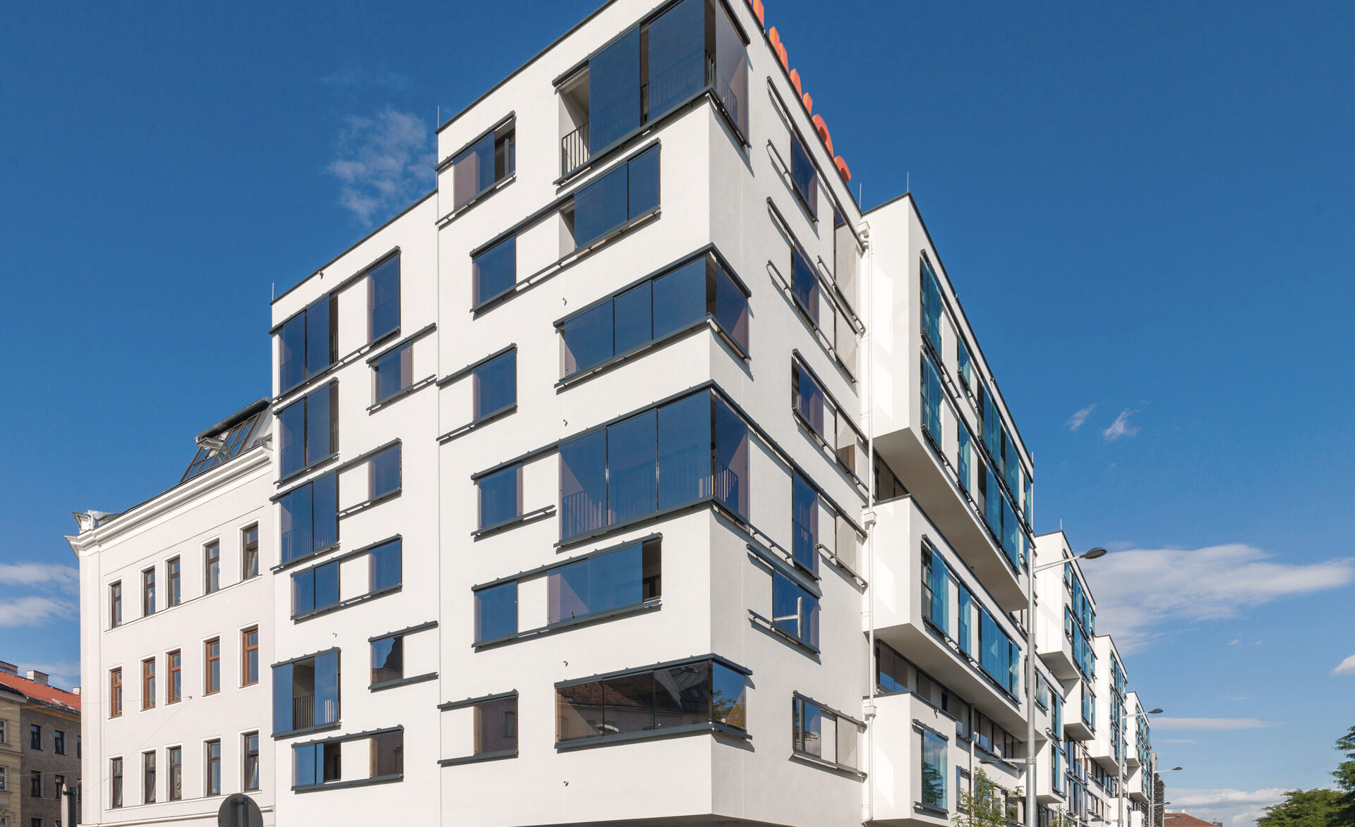 Balkon- und Loggiaverglasung GM TOPROLL® 10/14